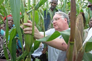 Howard Buffett works to make a difference in the lives of the impoverished. Here he is educating about the importance of agriculture. 